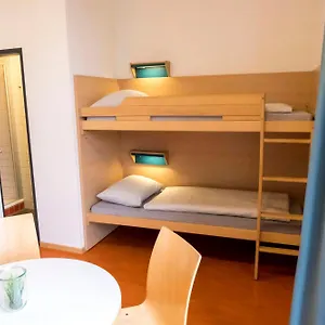 Horner Rennbahn Hostal